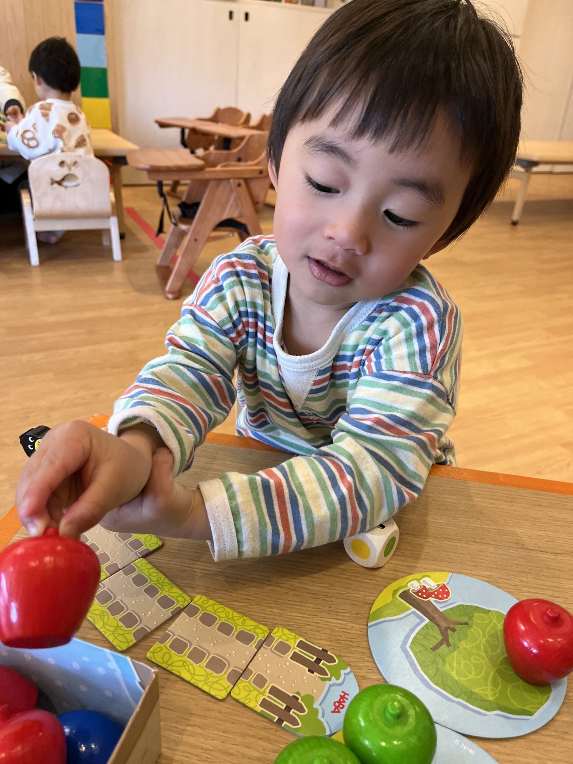 お外はたのしいね ぽかぽか保育園多摩平園