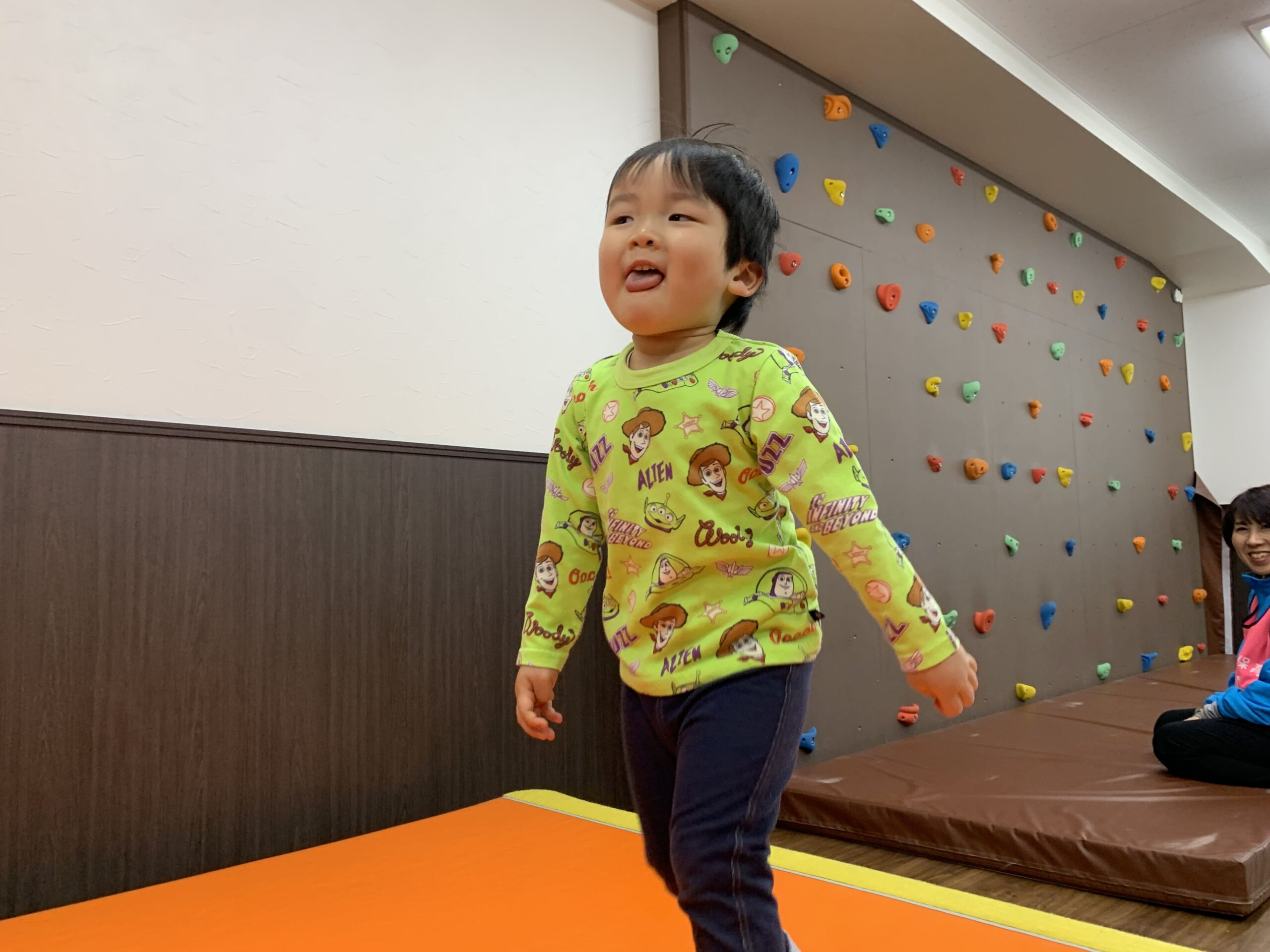 ボルタリングとトランポリンで身体を動かして楽しんだ一日☆ぽかぽか保育園