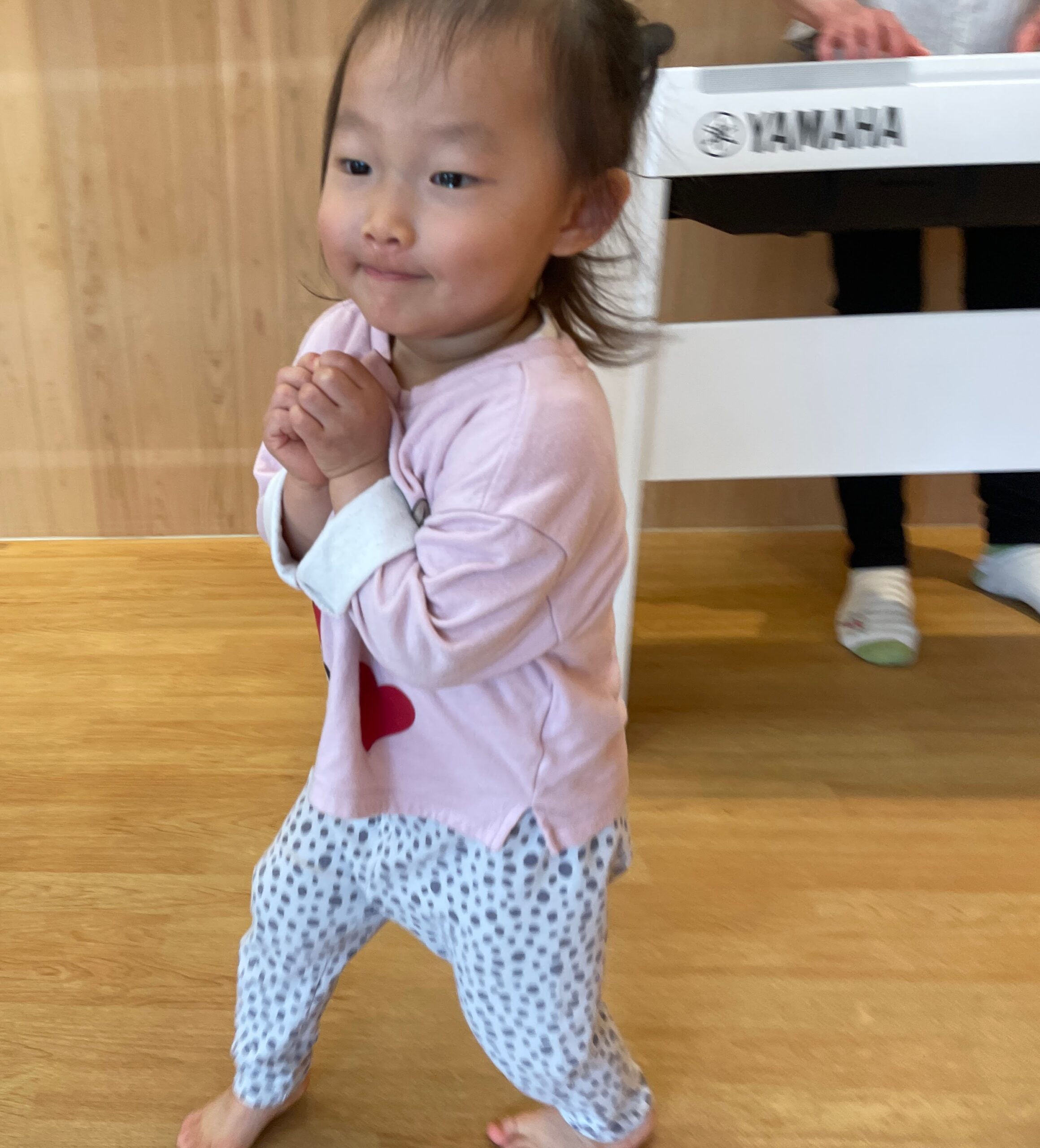 色　いろいろ♪音楽あそび多摩平園