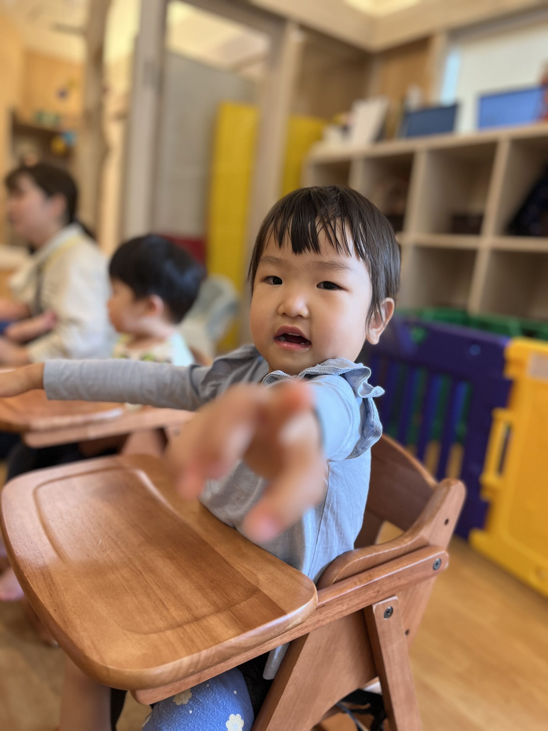 たんぽぽ綿毛♡みつけたよ　ぽかぽか保育園多摩平園