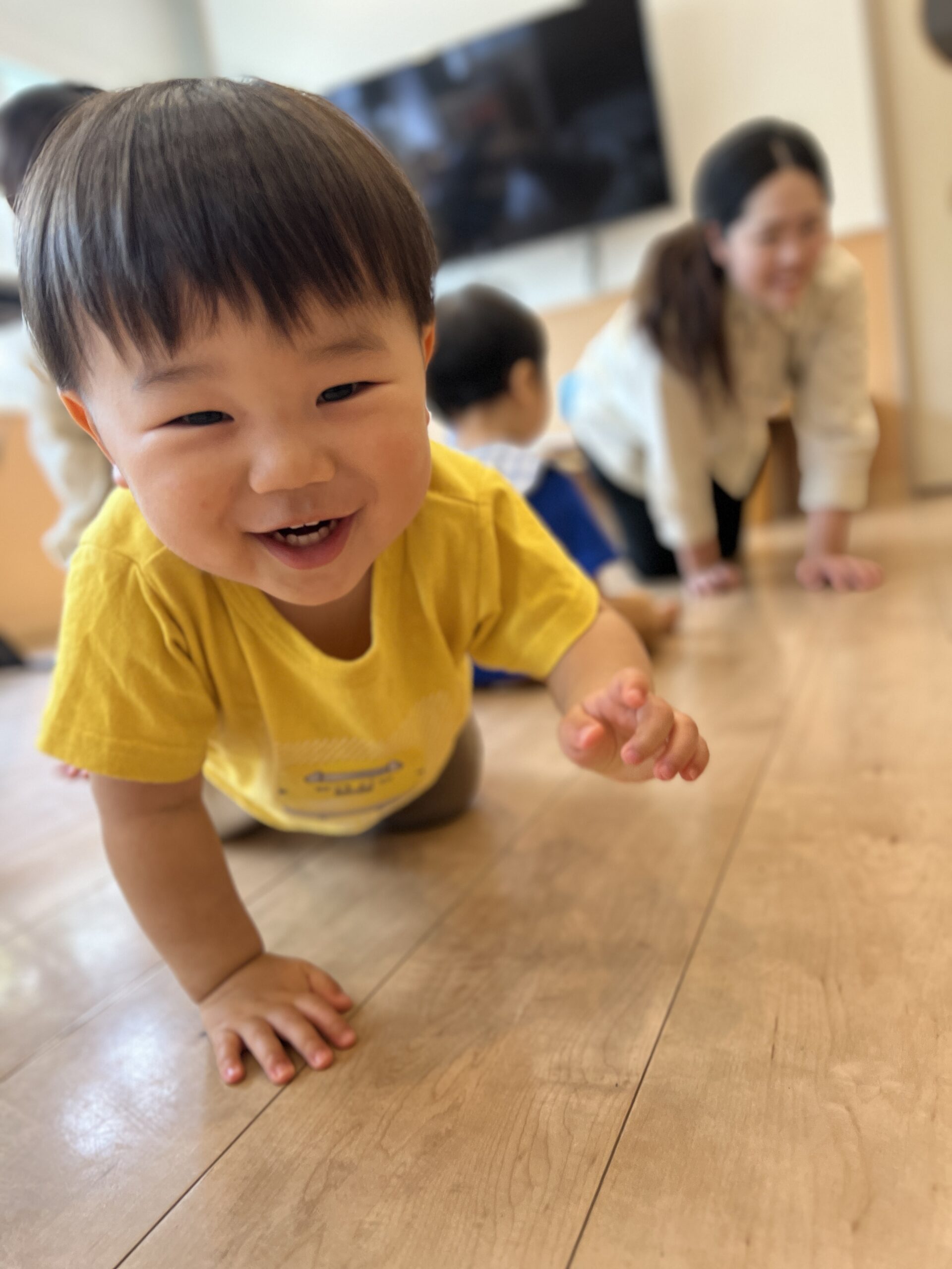 ピアノの音にのせて…春の音楽あそびと公園時間♪ぽかぽか保育園