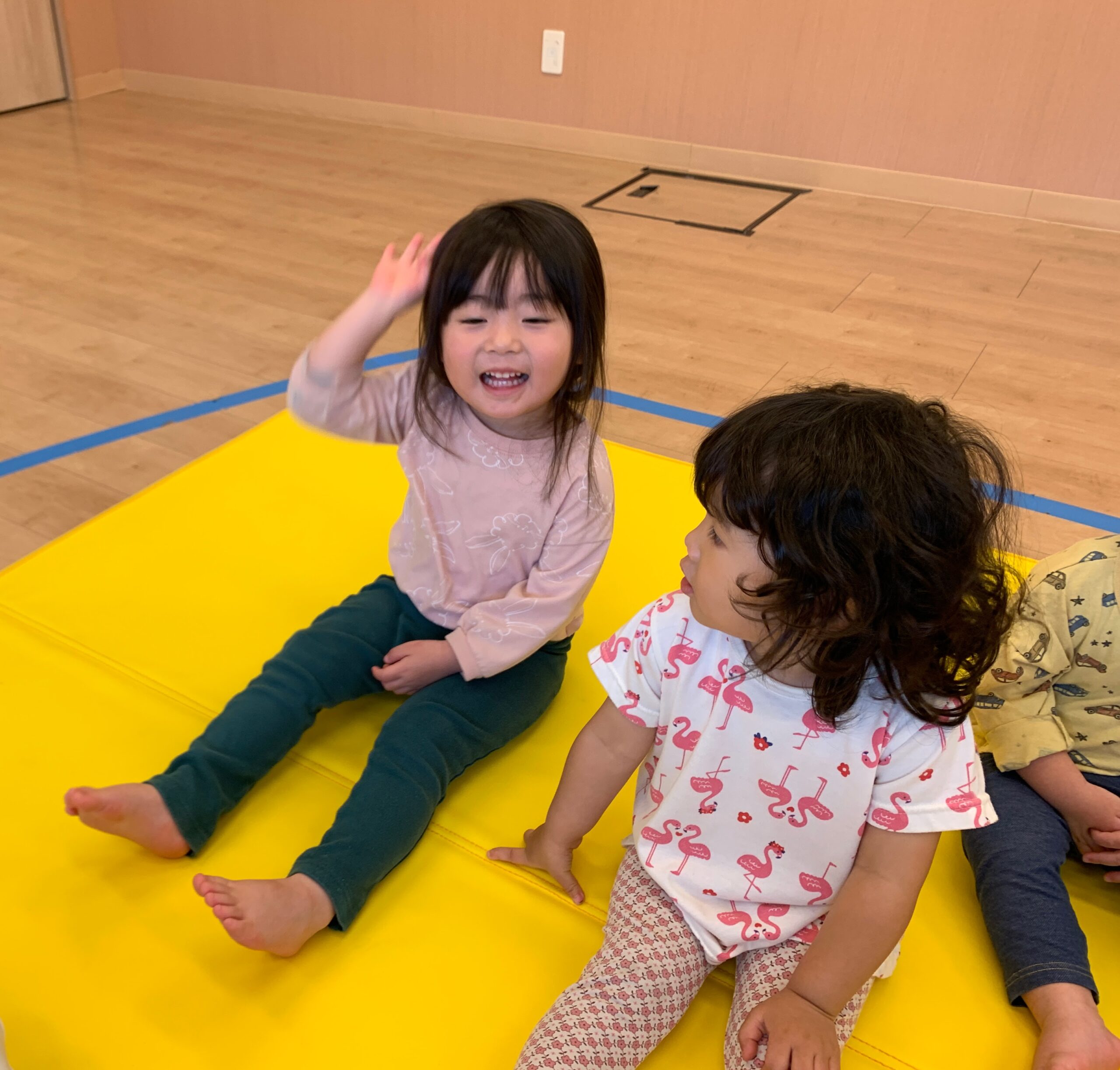 遠足に行こう♪音楽あそび高倉園虹組