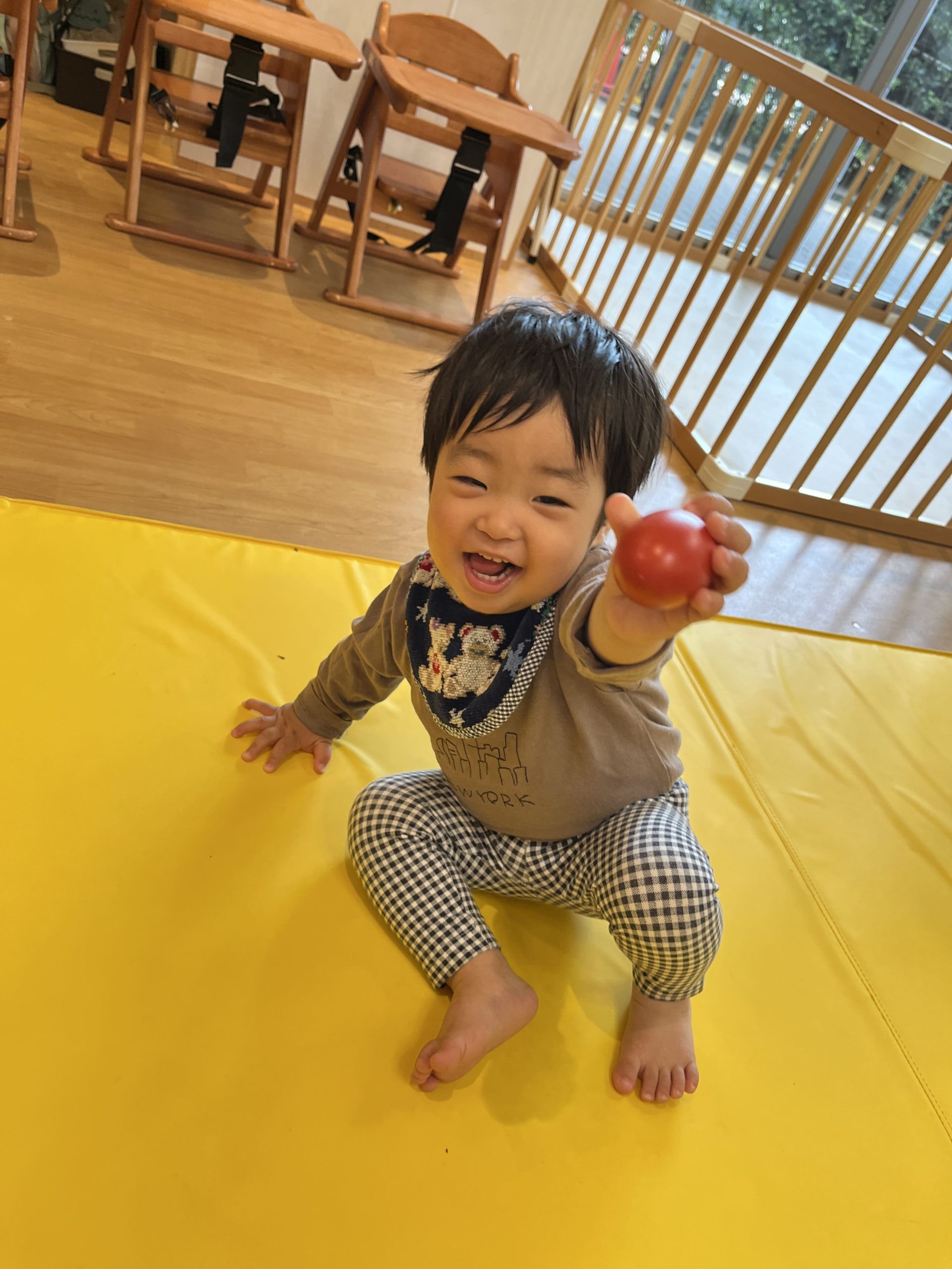 衛生指導でびっくり⁉クマさんと一緒に身体測定クイズ！～ぽかぽか保育園多摩平園