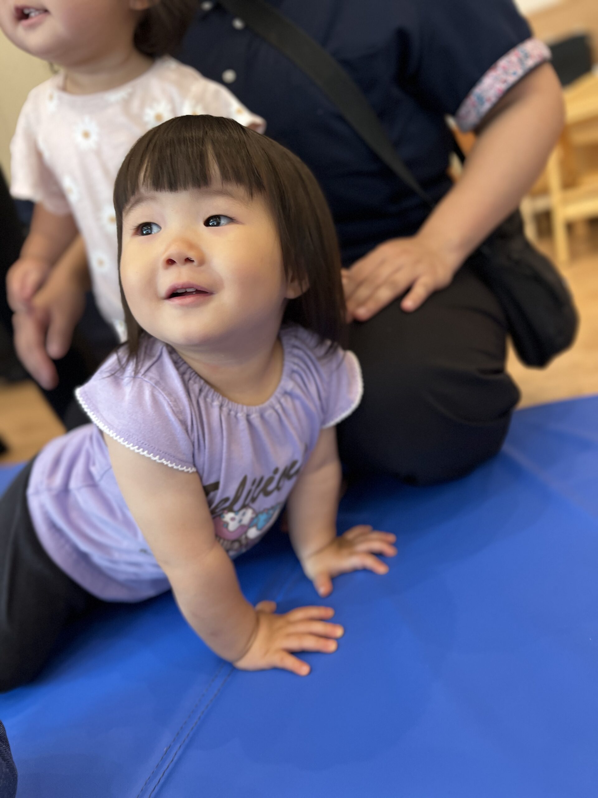 ジャンプにトンネルに音楽に♪みんなが笑顔の室内あそび!