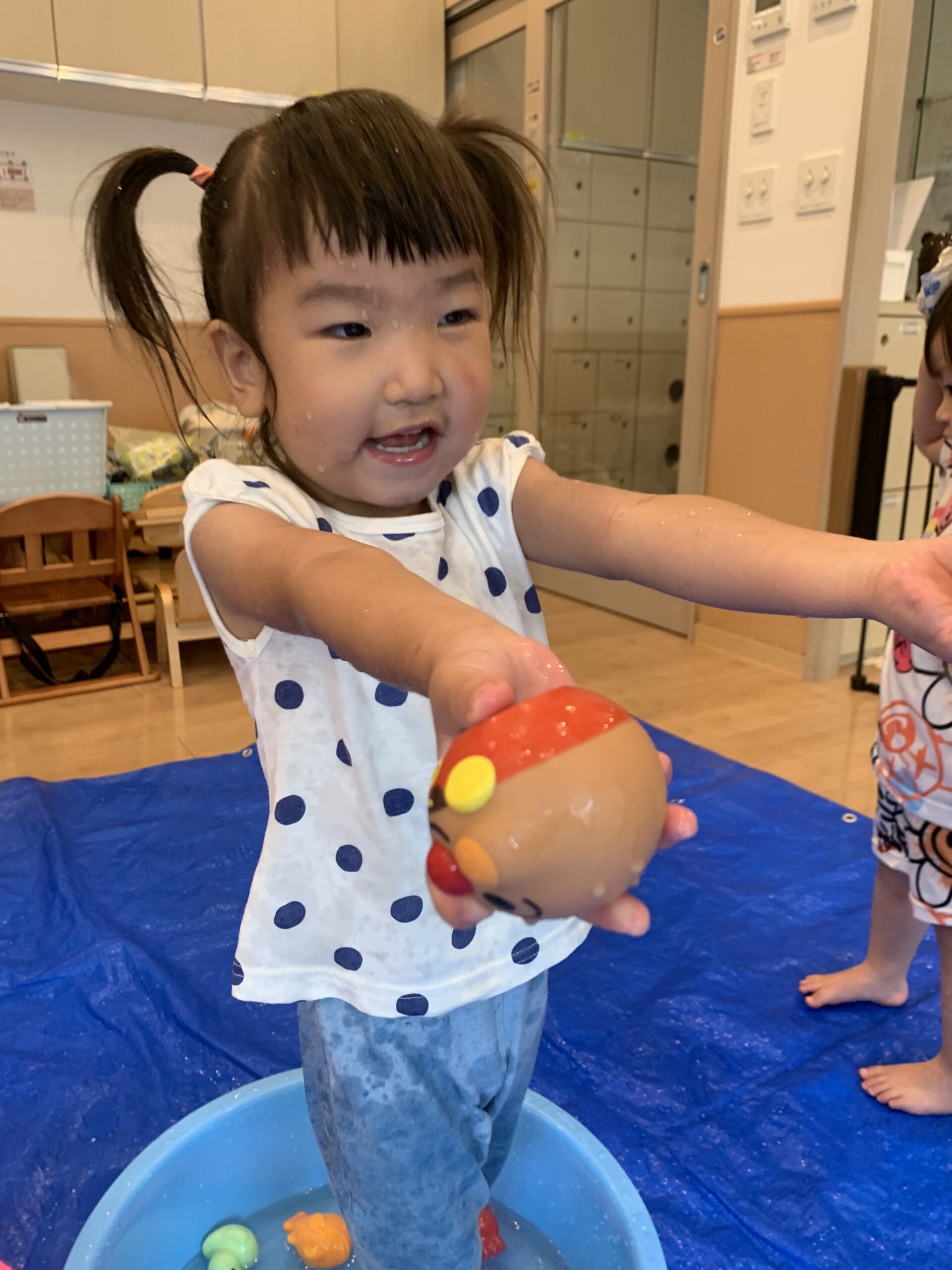 元気いっぱい!お水と風船で楽しい一日 ぽかぽか保育園