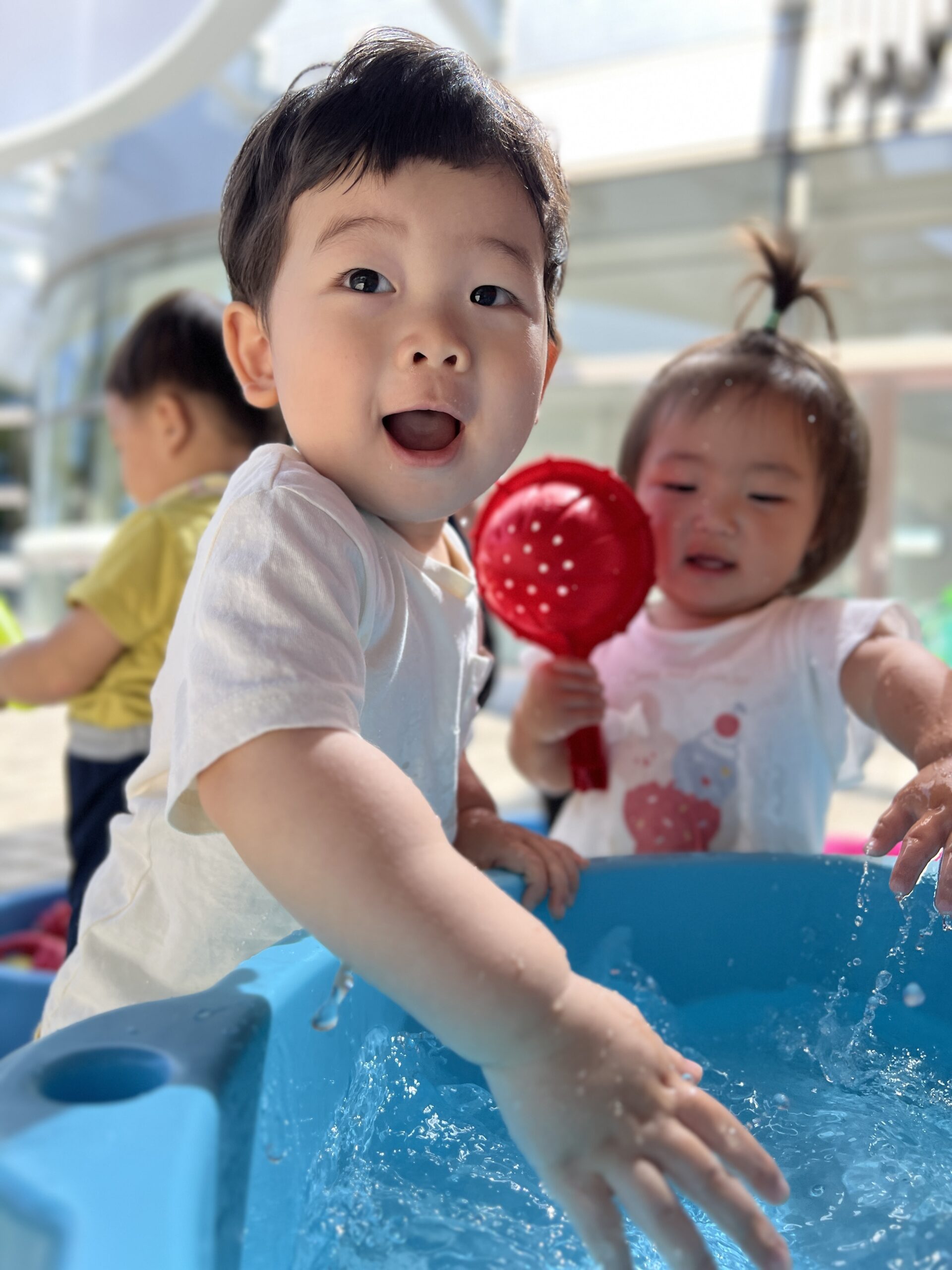 楽しい室内&お水遊びの一日! ぽかぽか保育園