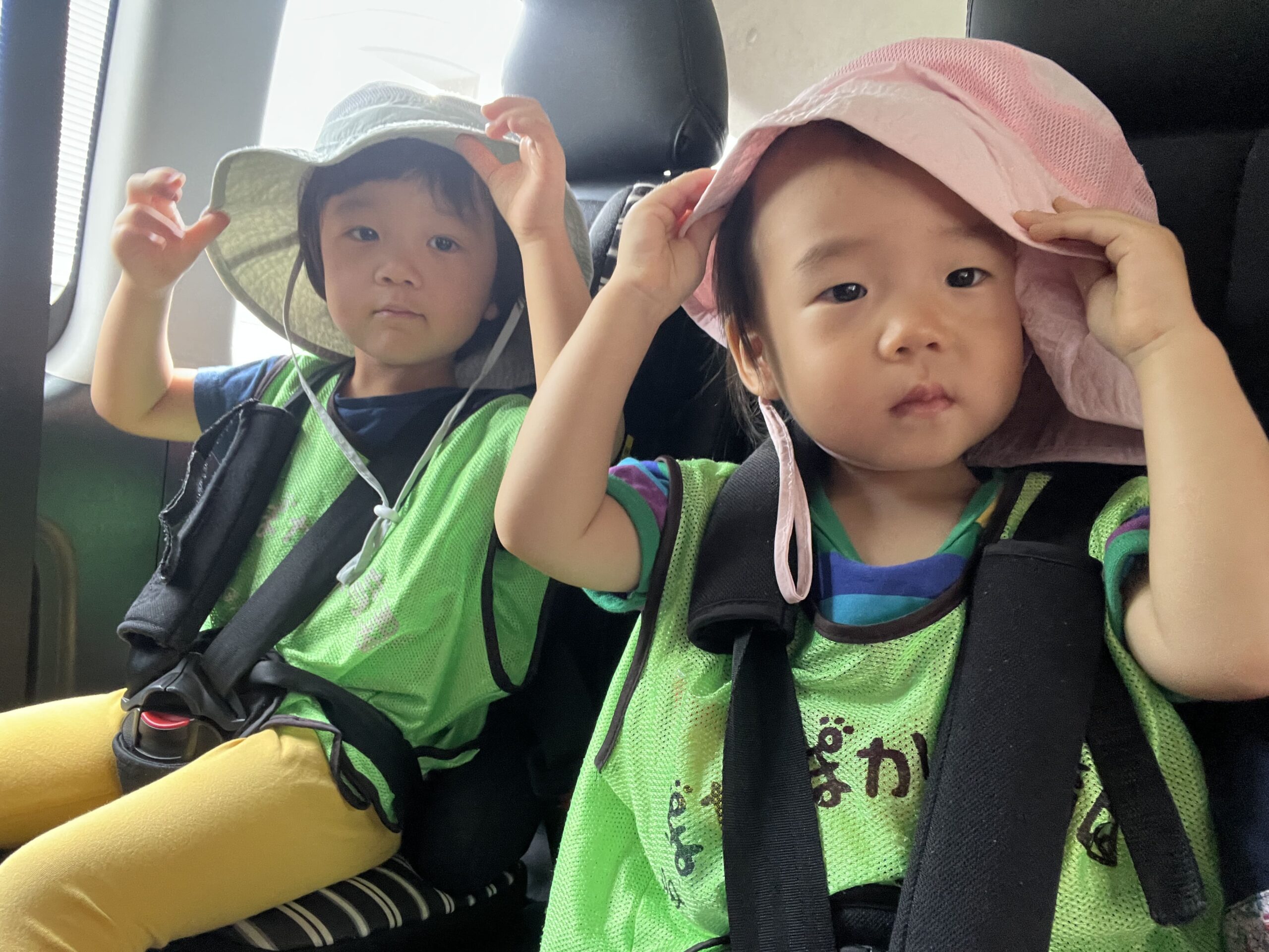 畑でサツマイモ苗を観察＆児童館で乗用玩具タイム｜小規模八王子市保育園 ぽかぽか保育園多摩平園