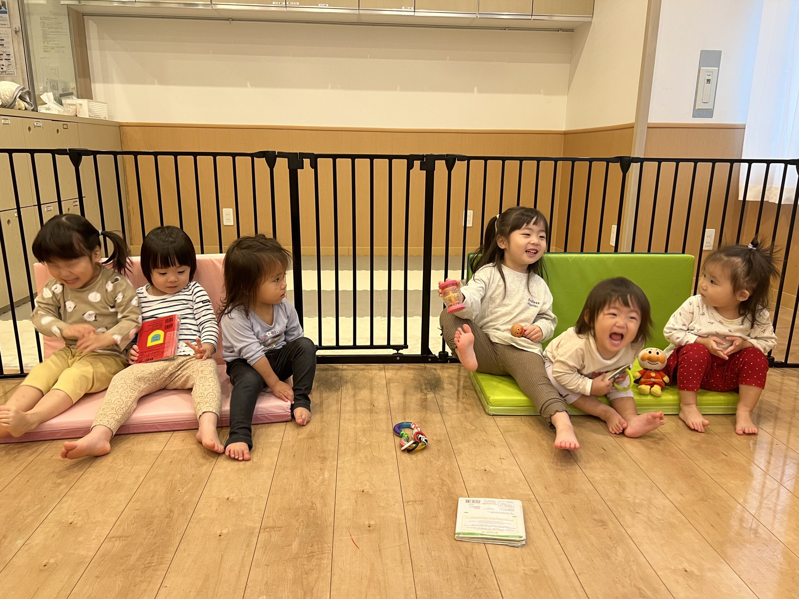 雨のち発見!全身で遊ぶ一日ぽかぽか保育園