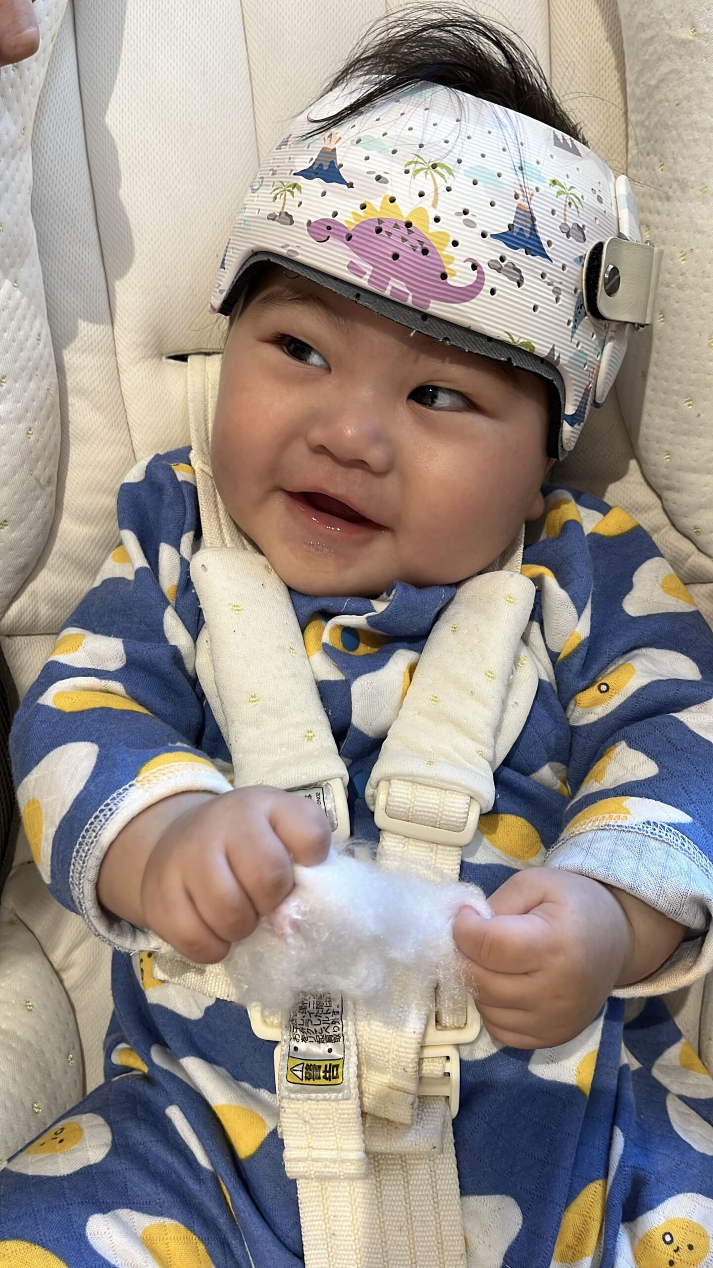 これなあに?「わた」や「落ち葉」は不思議がたくさん♪ ぽかぽか保育園多摩平園