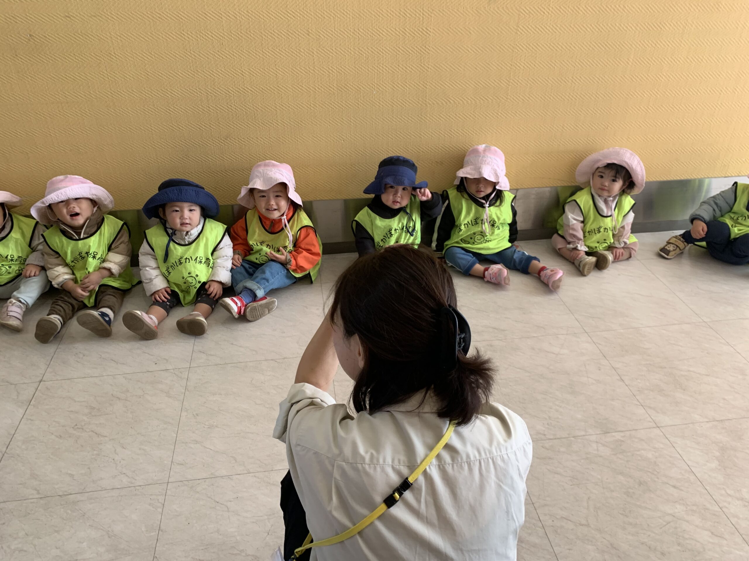 室内外でキラキラ！冬の準備と探検☆ぽかぽか保育園